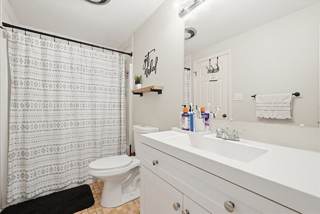 510 Ridgefield Cir C, Clinton, MA 01510