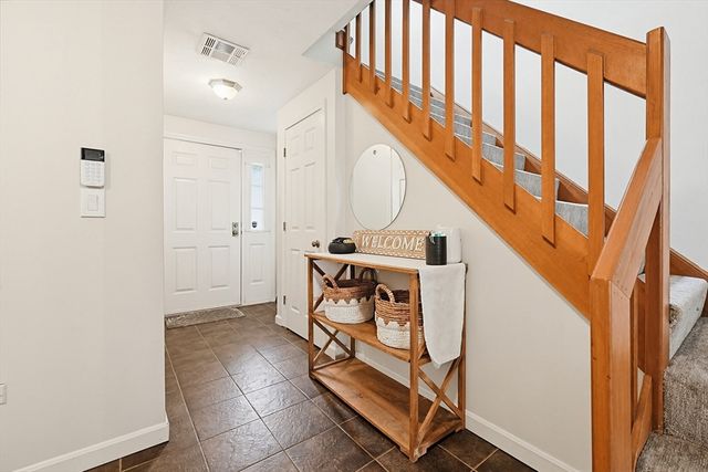 510 Ridgefield Cir C, Clinton, MA 01510