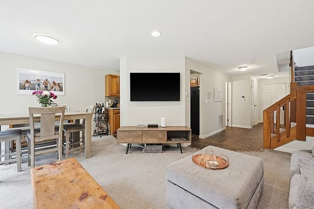 510 Ridgefield Cir C, Clinton, MA 01510
