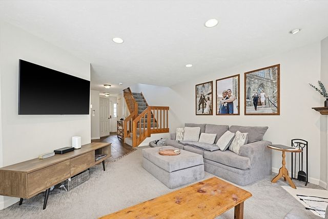 510 Ridgefield Cir C, Clinton, MA 01510