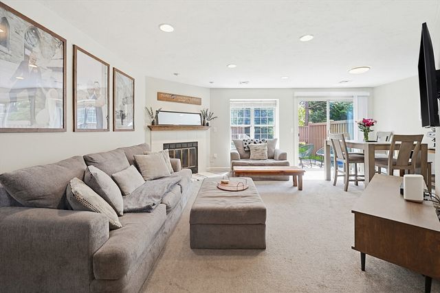 510 Ridgefield Cir C, Clinton, MA 01510