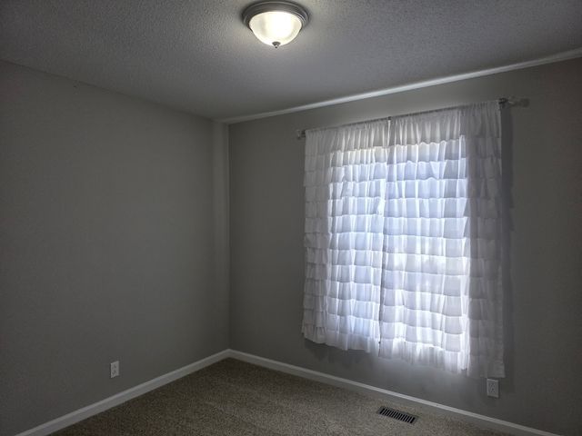 986 May Apple Dr, Clarksville, TN 37042