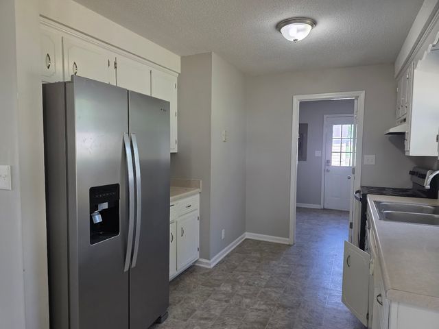 986 May Apple Dr, Clarksville, TN 37042
