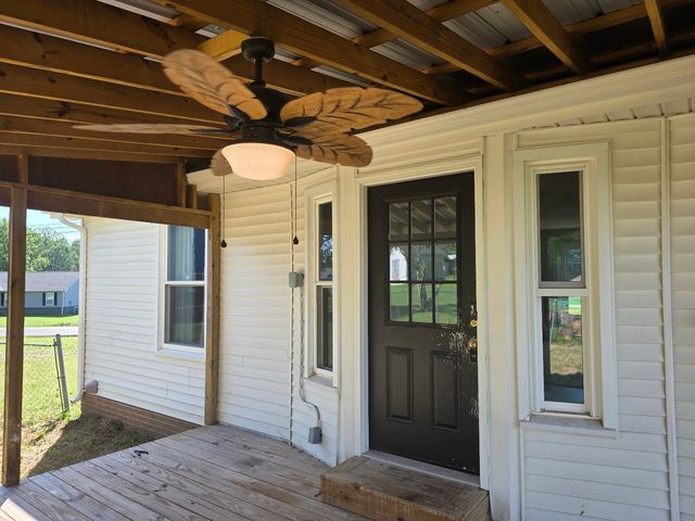 986 May Apple Dr, Clarksville, TN 37042