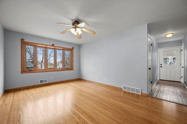 700 Edgar Avenue, Saint Paul, MN 55117