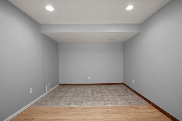 700 Edgar Avenue, Saint Paul, MN 55117