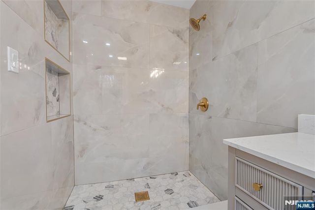 7 Winding Way, Belvidere, NJ 07823