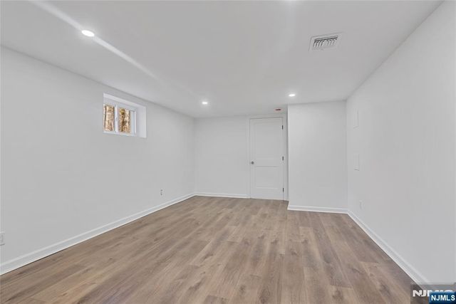 7 Winding Way, Belvidere, NJ 07823