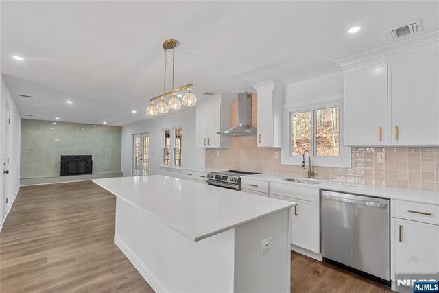 7 Winding Way, Belvidere, NJ 07823