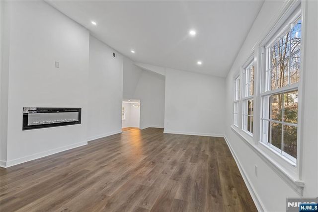 7 Winding Way, Belvidere, NJ 07823