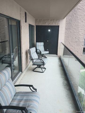 34432 Jefferson Avenue, Harrison Twp, MI 48045