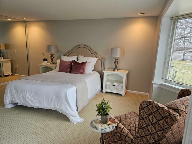 16 Walden Pond Drive, Nashua, NH 03064