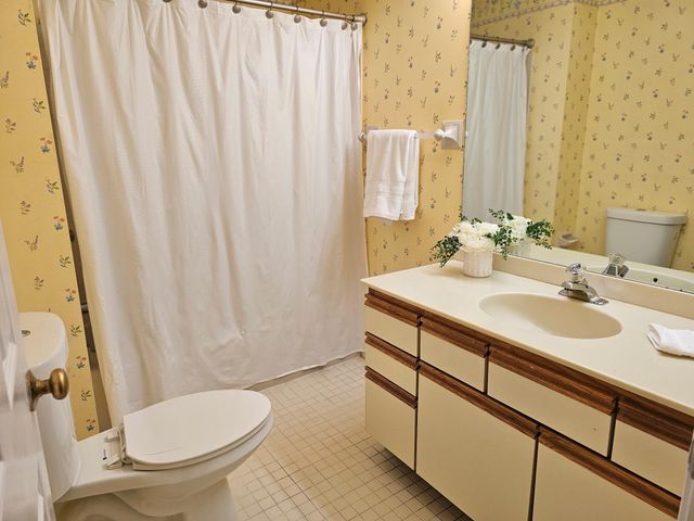 16 Walden Pond Drive, Nashua, NH 03064