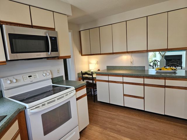 16 Walden Pond Drive, Nashua, NH 03064