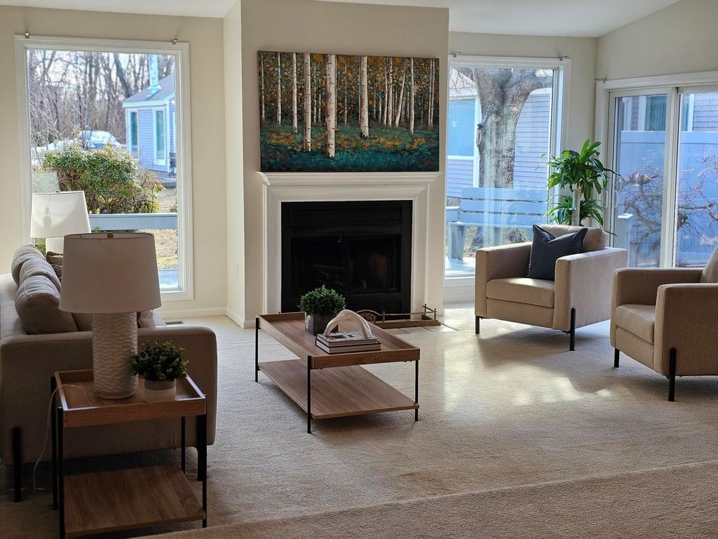 16 Walden Pond Drive, Nashua, NH 03064