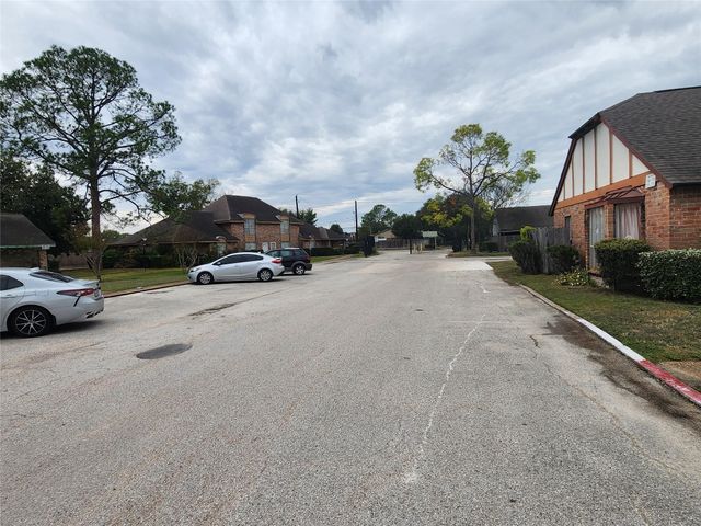 7781 Cook Road, Houston, TX 77072