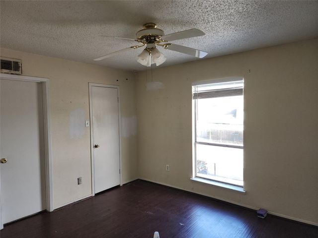 7781 Cook Road, Houston, TX 77072