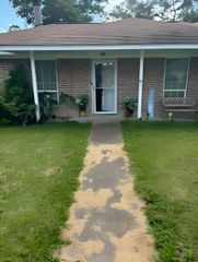 1914 Woodway Drive, Woodbranch, TX 77357