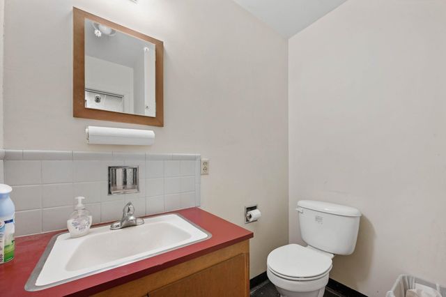 1224 W 6th Ave, El Dorado, KS 67042