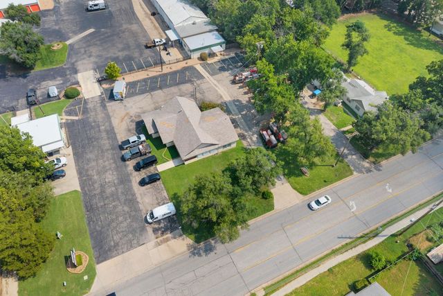 1224 W 6th Ave, El Dorado, KS 67042