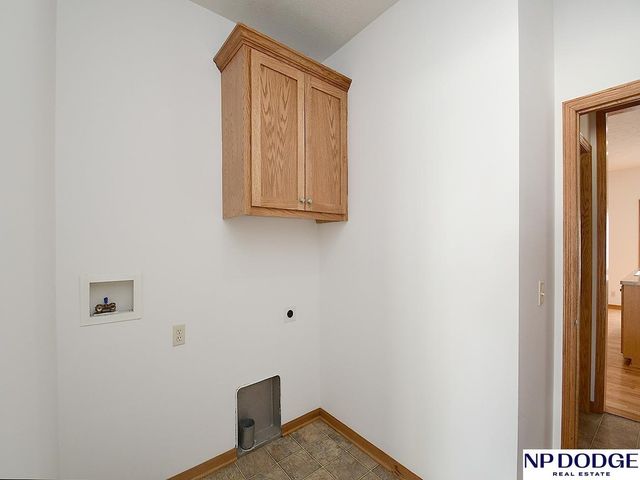 9217 Arcadia Avenue, Omaha, NE 68134