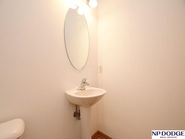 9217 Arcadia Avenue, Omaha, NE 68134