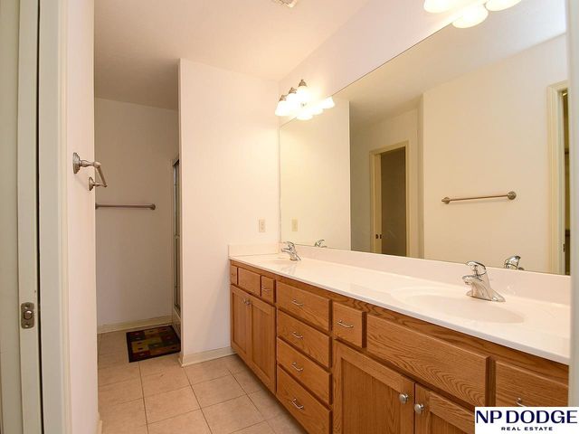 9217 Arcadia Avenue, Omaha, NE 68134