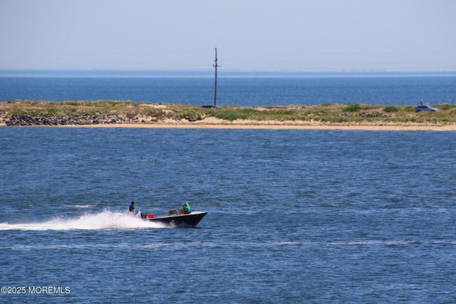 9 Seadrift Avenue, Highlands, NJ 07732