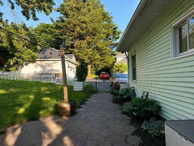 186 Prospect St, Leominster, MA 01453