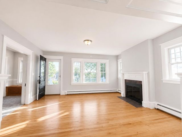 186 Prospect St, Leominster, MA 01453