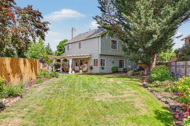 575 Carriage Court, Jacksonville, OR 97530