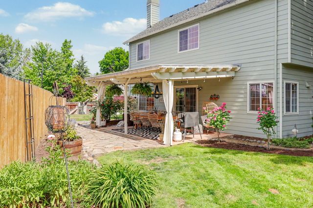 575 Carriage Court, Jacksonville, OR 97530