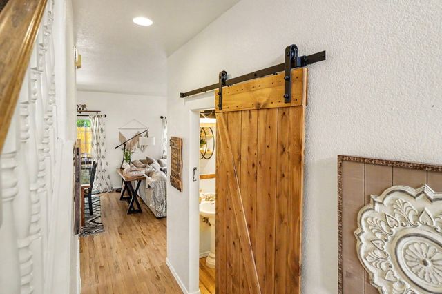 575 Carriage Court, Jacksonville, OR 97530
