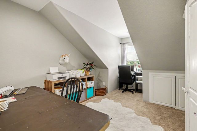 575 Carriage Court, Jacksonville, OR 97530