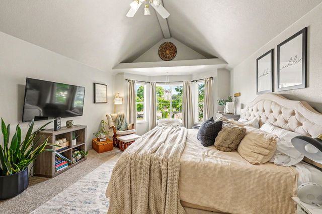 575 Carriage Court, Jacksonville, OR 97530
