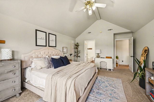 575 Carriage Court, Jacksonville, OR 97530