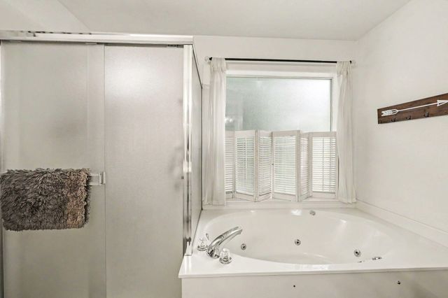 575 Carriage Court, Jacksonville, OR 97530