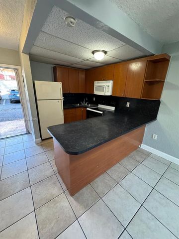 652 NW 3rd St 104, Miami, FL 33128