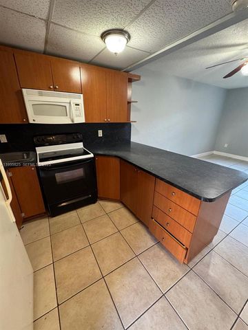 652 NW 3rd St 104, Miami, FL 33128