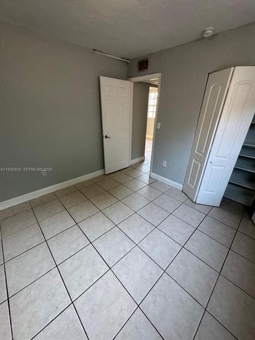 652 NW 3rd St 104, Miami, FL 33128