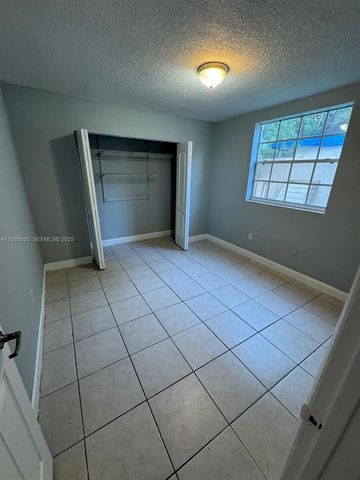 652 NW 3rd St 104, Miami, FL 33128