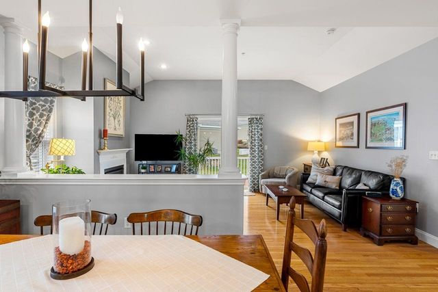 12 Mill Pond Road, Brentwood, NH 03833