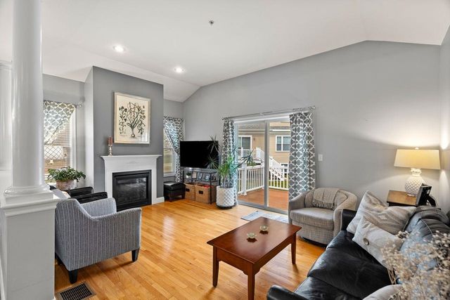 12 Mill Pond Road, Brentwood, NH 03833