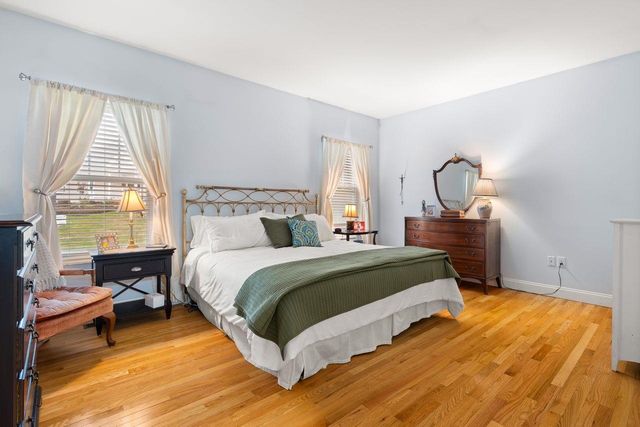 12 Mill Pond Road, Brentwood, NH 03833