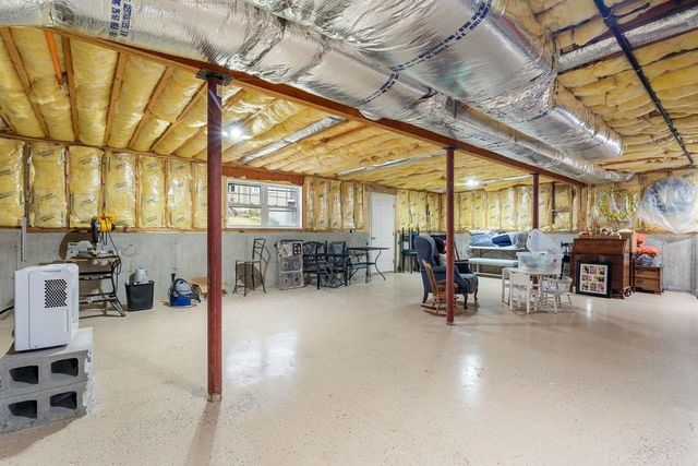 12 Mill Pond Road, Brentwood, NH 03833