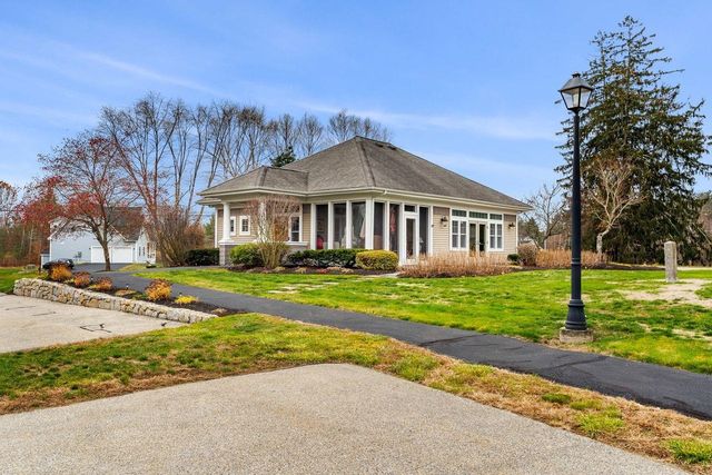 12 Mill Pond Road, Brentwood, NH 03833