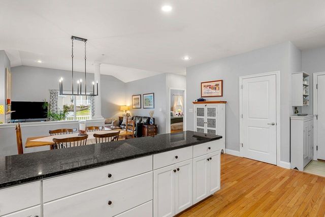 12 Mill Pond Road, Brentwood, NH 03833