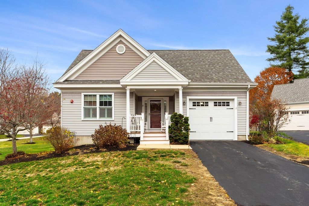 12 Mill Pond Road, Brentwood, NH 03833