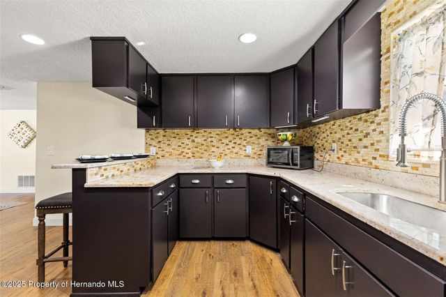 17504 Thomas Boulevard, Hudson, FL 34667