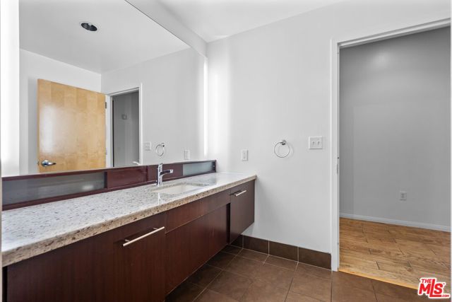 1111 S Grand Avenue 405, Los Angeles, CA 90015